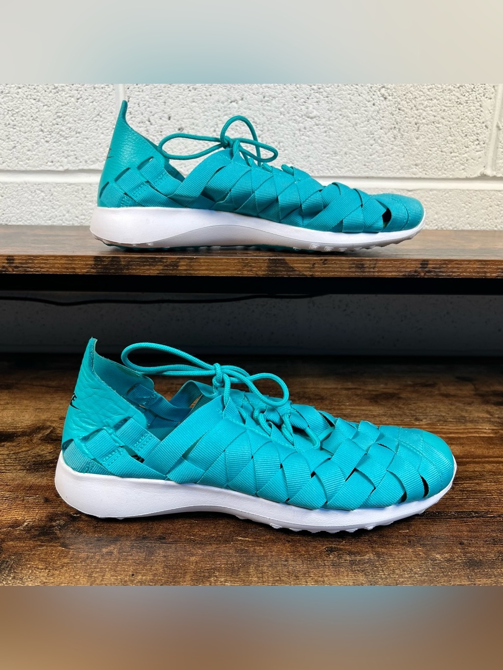 Nike Juvenate Sneakers Woven Turquoise Clear Jade women's 9